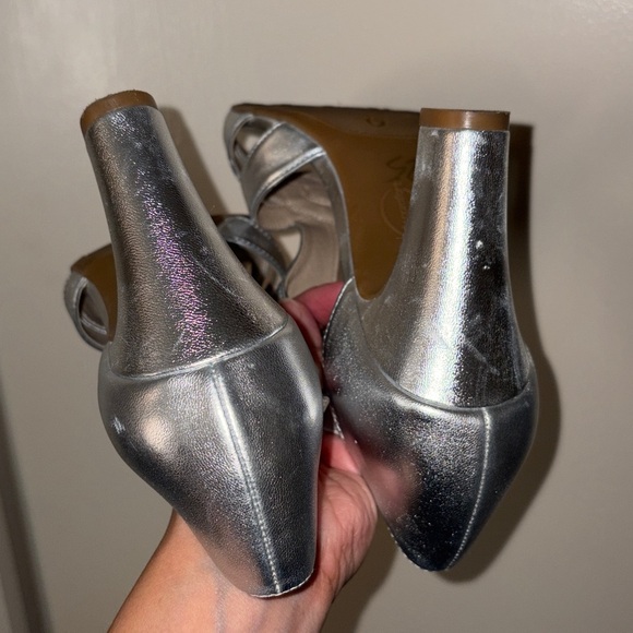 Life stride Women's Silver Sandals 8.5M GUC HOLIDAY PARTY heels NYE - Picture 11 of 16